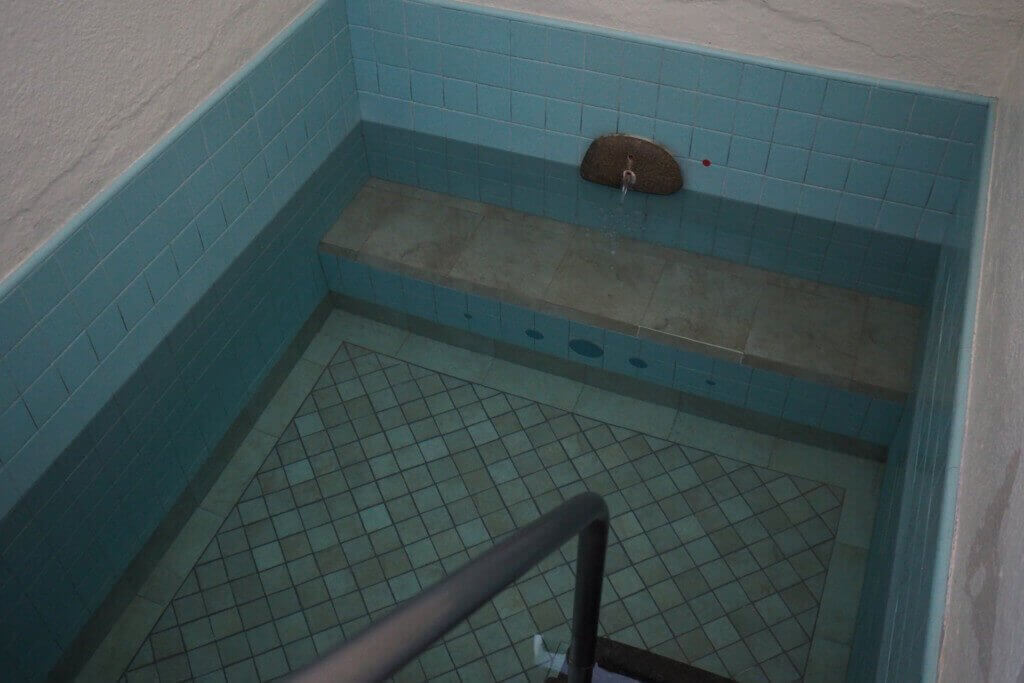 Private Bath 3