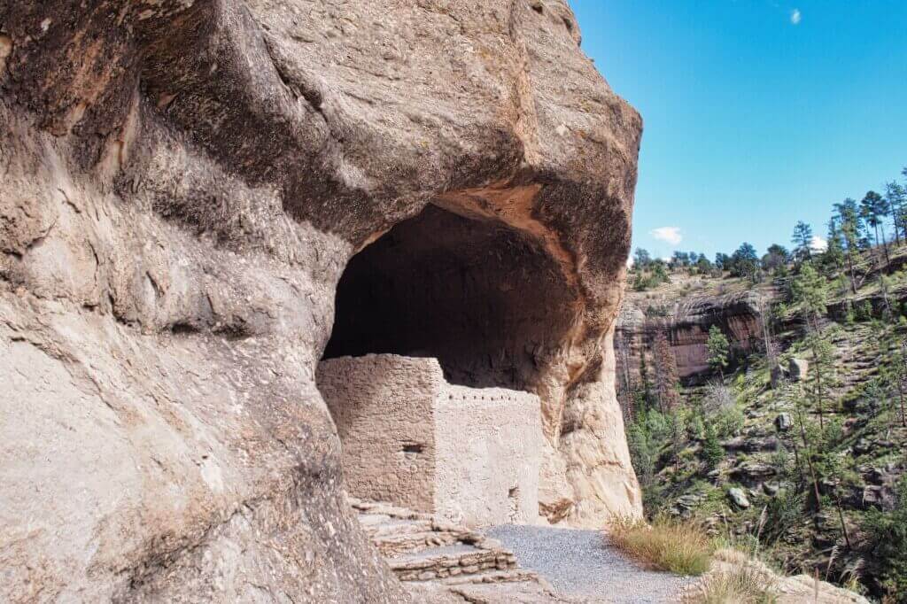 Gila Cliff Dwellings National Monument 01