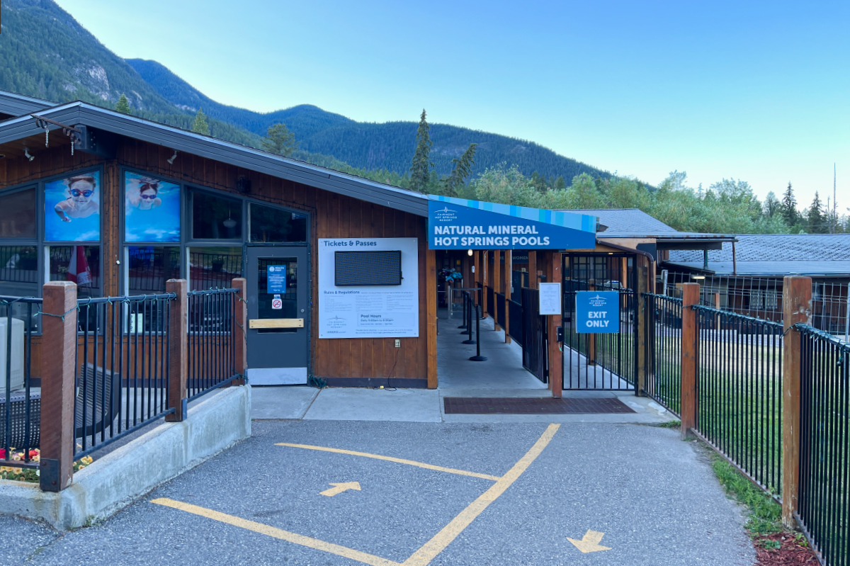 Natural Mineral Hot Springs Pools 01