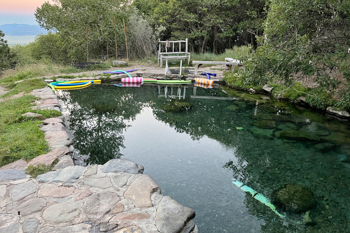 Main Soaking Pool 02